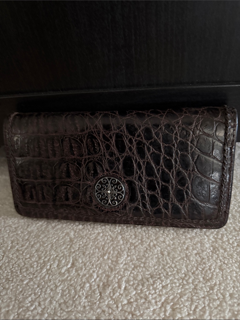 Vintage Brighton Brown Crocodile-Embossed Leather Wallet with Decorative Button